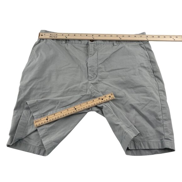 Vineyard Vines Men's size 38 Gray Shorts Flat Front Chino - Picture 2 of 5